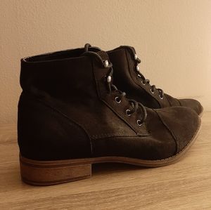 Boots, size 9.5